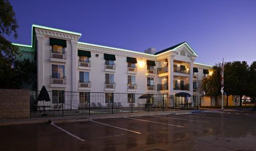 Sequoia Inn Hanford Bagian luar foto